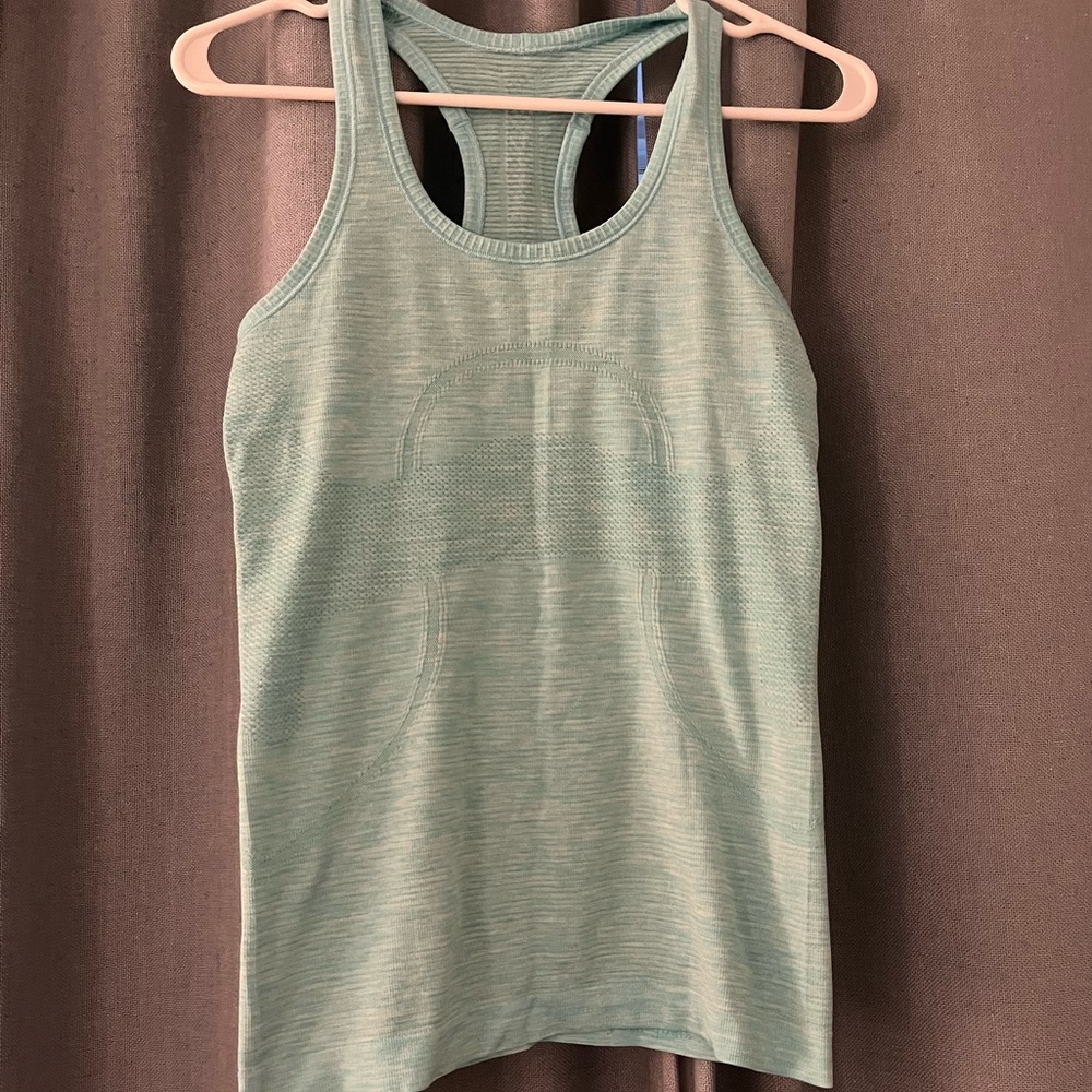 Lululemon swiftly tech tank top Size 4
